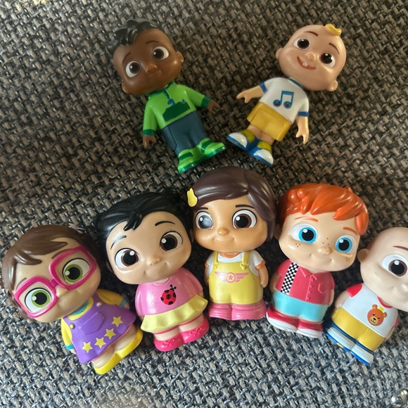 Cocomelon Friends Cruiser Figures Set - Picture 3 of 3
